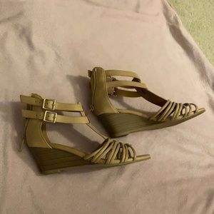Kids sandal wedges